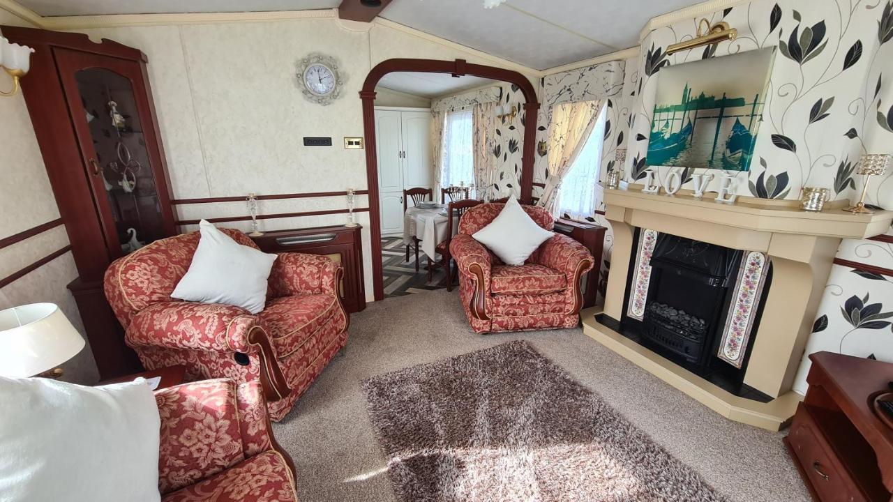 Отель Caravan 6 Berth Инголдмелс Экстерьер фото